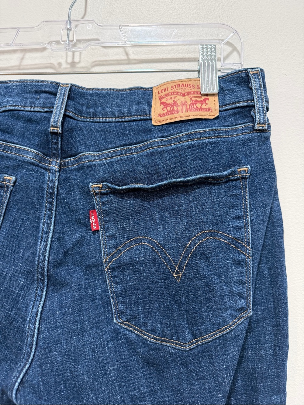 Levi’s Classic Straight Jeans Women’s Medium Wash Stretch Denim 30 - Picture 8 of 8